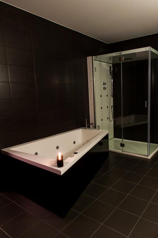 Vinyl M Hotel - Adults Only ميلادا المظهر الخارجي الصورة