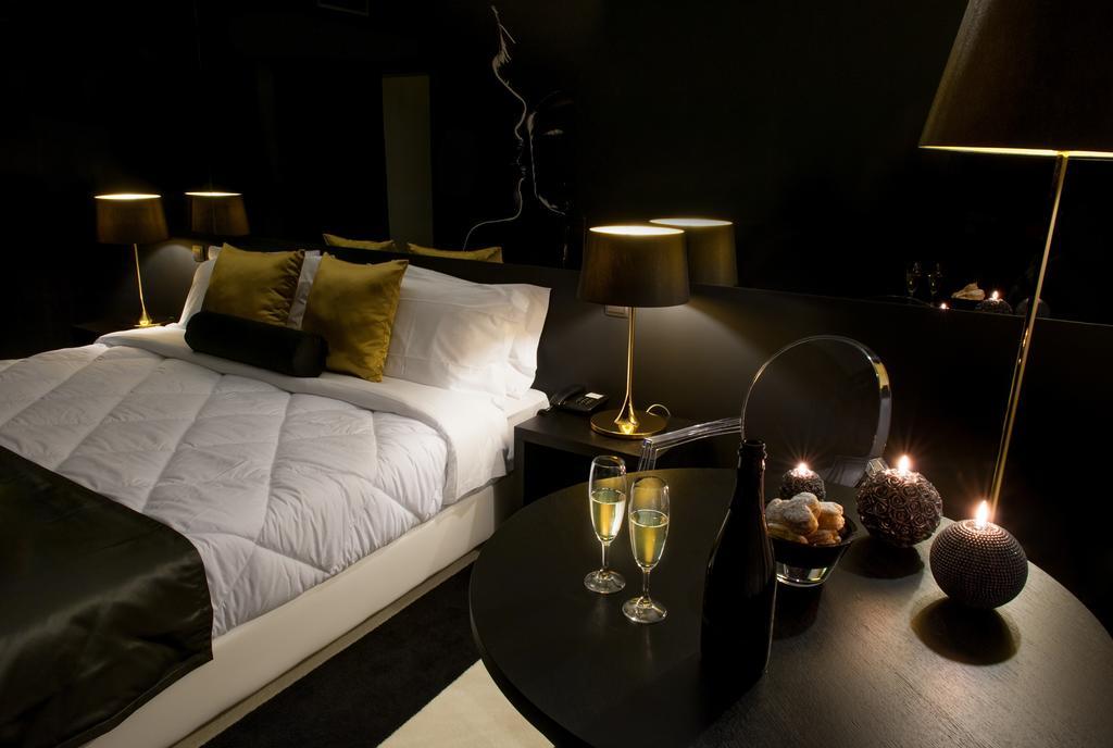 Vinyl M Hotel - Adults Only ميلادا المظهر الخارجي الصورة