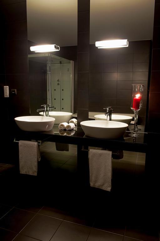 Vinyl M Hotel - Adults Only ميلادا المظهر الخارجي الصورة
